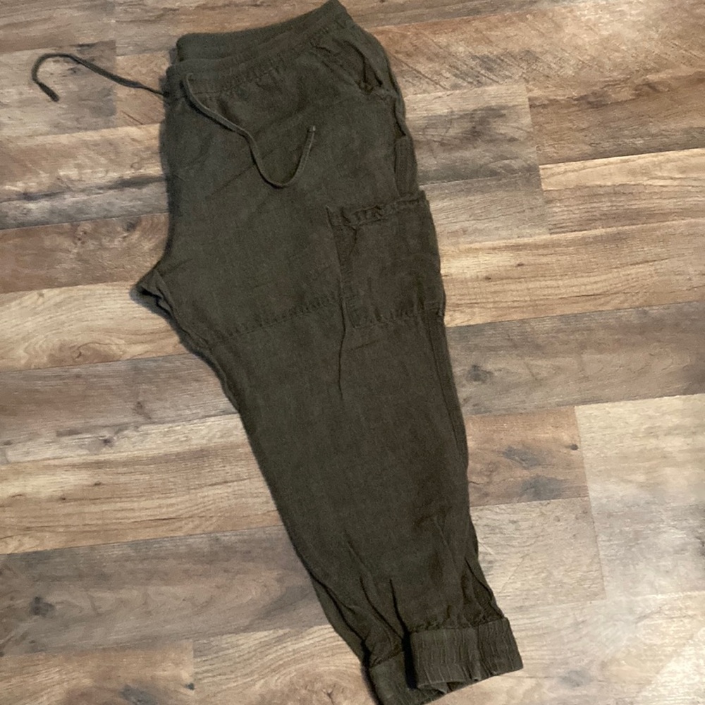 Army green linen cargo joggers